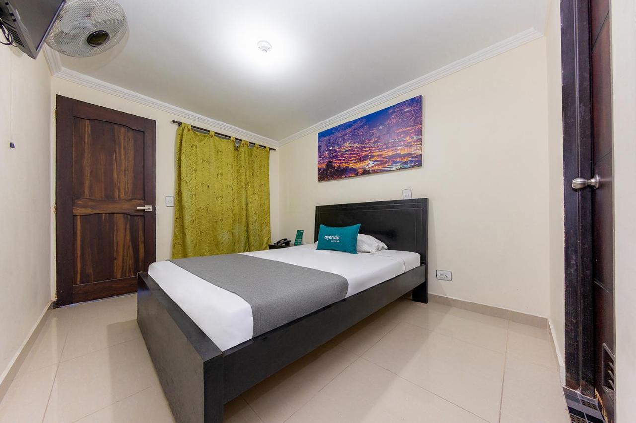 Hotel Verony San Joaquin Medellin Bagian luar foto
