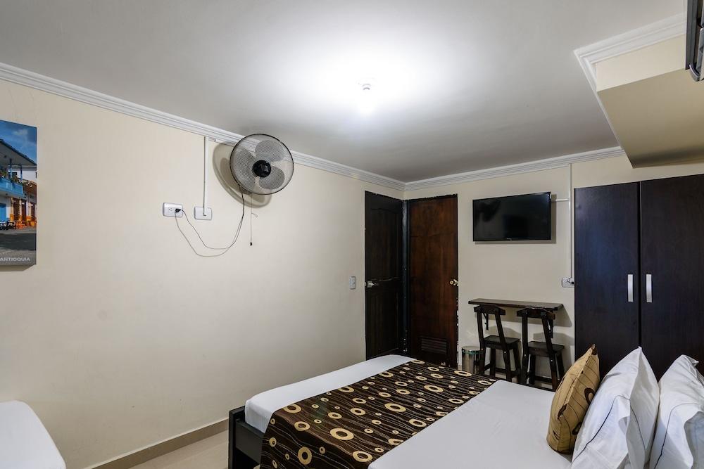 Hotel Verony San Joaquin Medellin Bagian luar foto