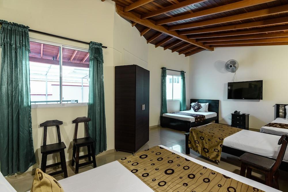 Hotel Verony San Joaquin Medellin Bagian luar foto